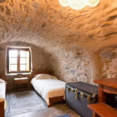 Mani's Tower Villa *